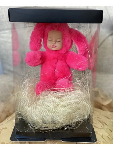 Iepuras pufos Fucsia in cutie cadou cu sisal crem